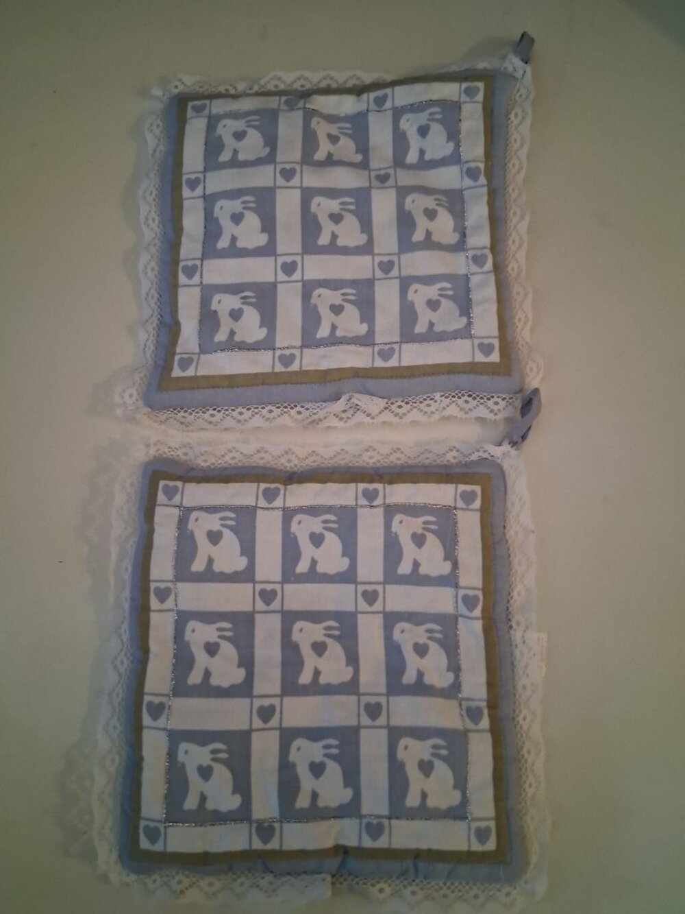 VTG Bunny Print Pot Holders Lace Trimmed Blue Home Decor Set of 2